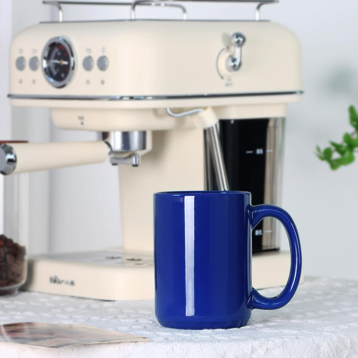 C-handle design provides comfortable grip for left and right-handed users