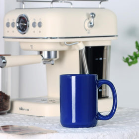 C-handle design provides comfortable grip for left and right-handed users