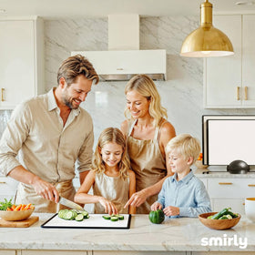 Smirly dishwasher-safe design cleans easily and resists warping