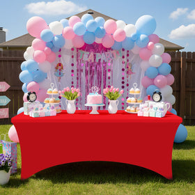 Machine-washable Smiry tablecloth keeps color and fit.