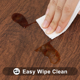 Smiry tablecloth is easy to wipe clean after spills.