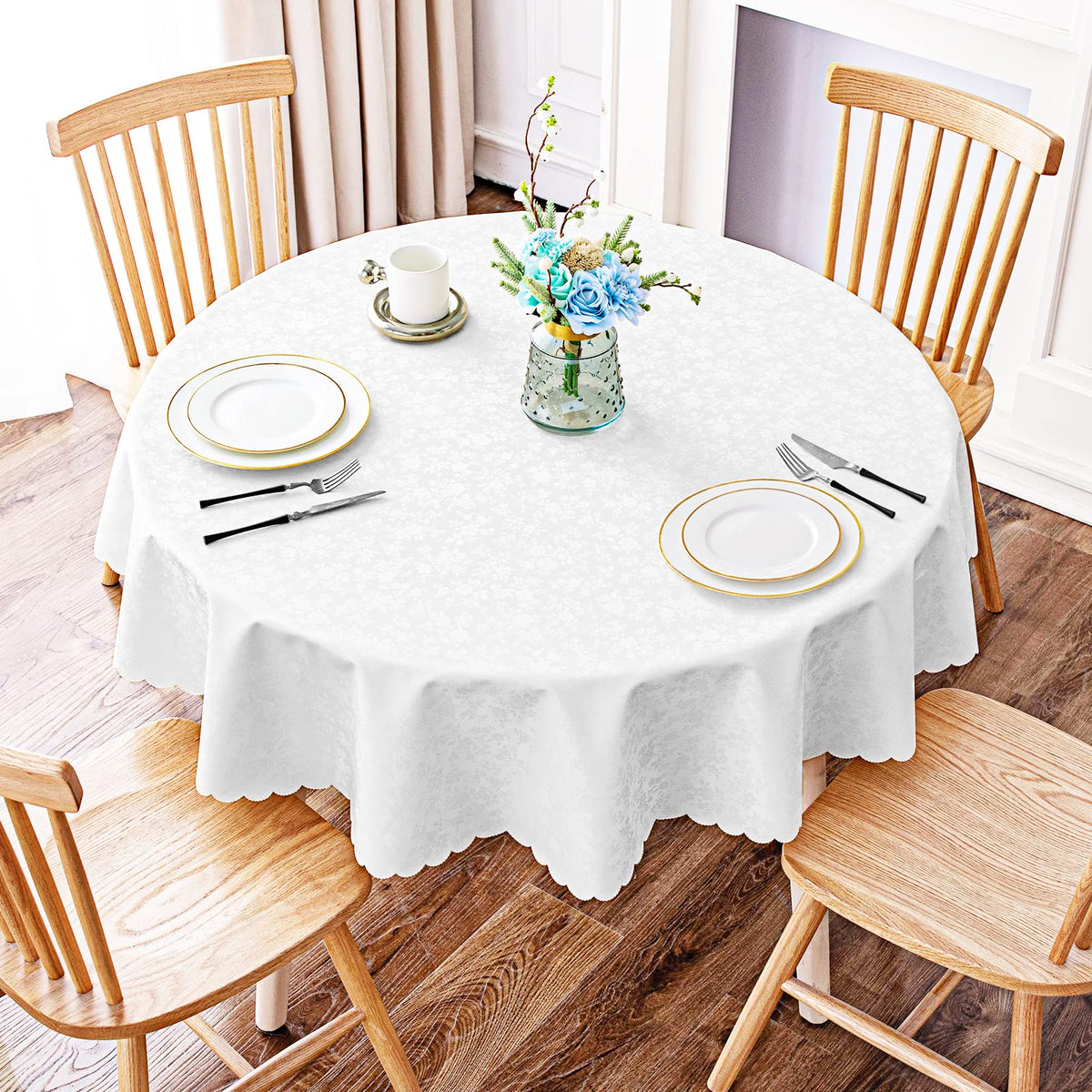 Smiry waterproof tablecloth demonstrates durable white surface for everyday meals.