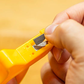 Smith's JIFF-S reversible carbide blades extend sharpener lifespan.
