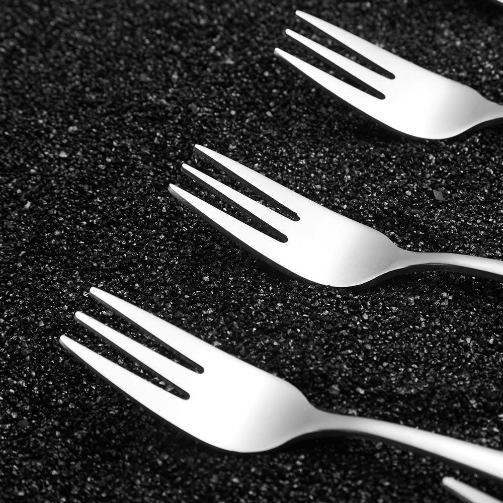 Snamonkia 12-piece set adapts to desserts, salads, fruits, and small bites.