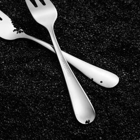 Snamonkia dishwasher-safe design simplifies cleanup after gatherings and meals.