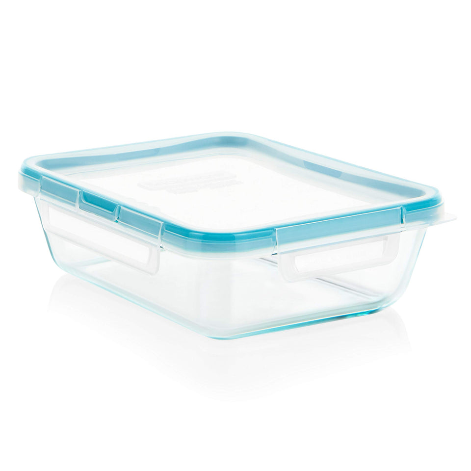 Snapware 6-cup rectangle glass with lid, airtight for fresh leftovers.
