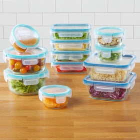 Snapware 4-cup round glass container secured by four-locking tabs