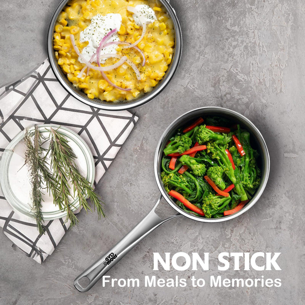 SNOWCLAD 2.5 qt sauce pan with lid ideal for sauces and small meals.