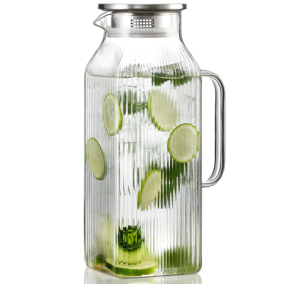 Snuvid 2L square pitcher with striped design and lid for elegant serving.