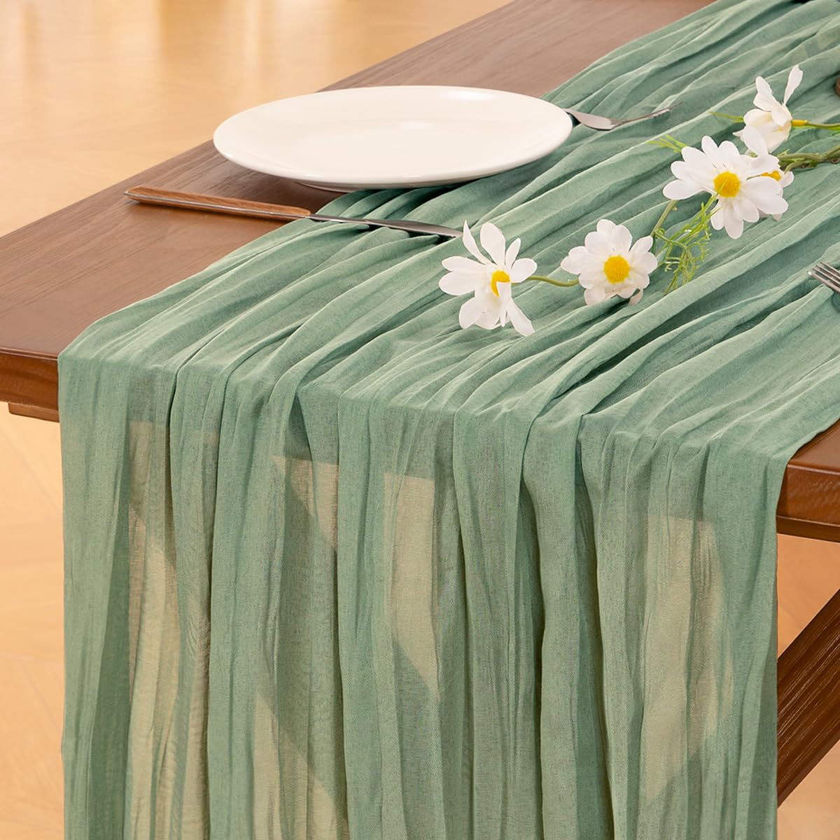 Socomi versatile outdoor event table runner in sage green