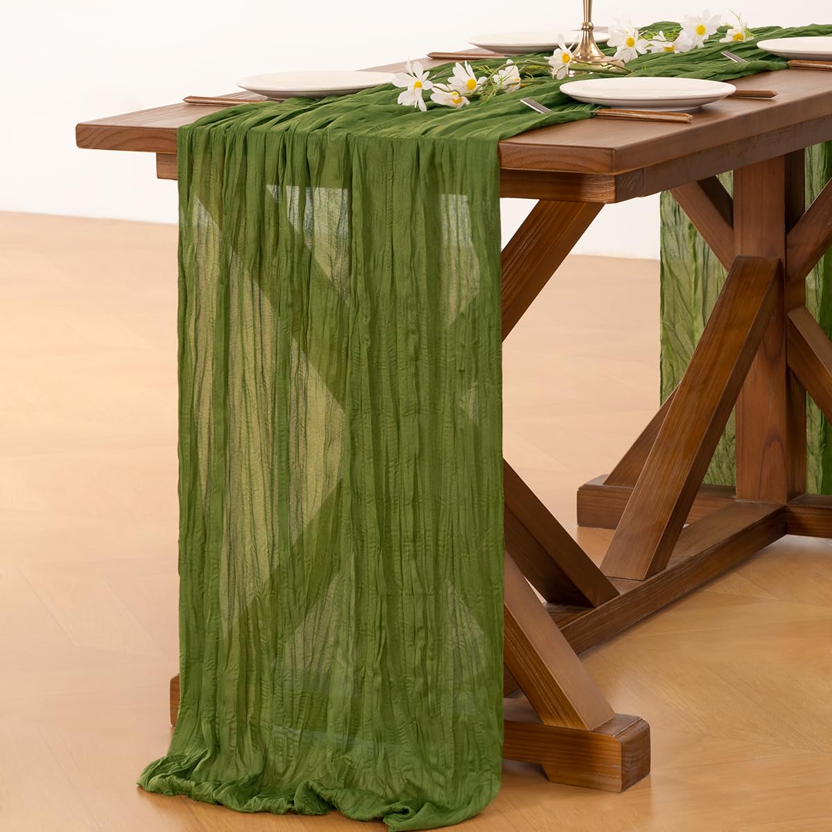 Socomi three-piece set offering flexible styling for multiple tables