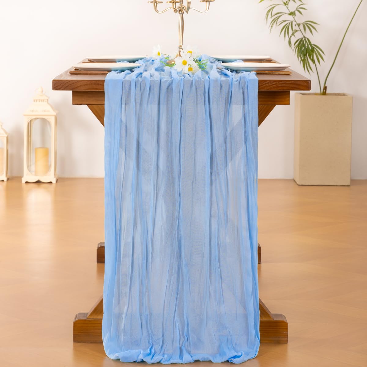 Socomi wedding party table decor light blue creates romantic table setting.