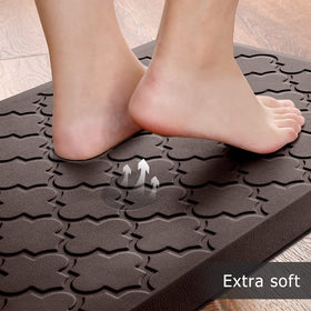 SoftDuo waterproof kitchen mat chocolate keeps floors clean and dry.