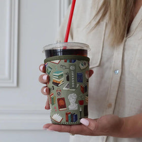 Sok It Javasok cold soda sleeve prevents condensation on surfaces.