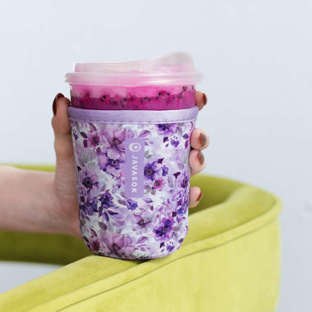 Sok It JavaSok lilac-meadows sleeve demonstrates condensation-free design for dry hands.