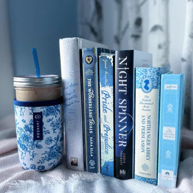 Sok It JavaSok like fine china design provides a comfortable grip during sipping.