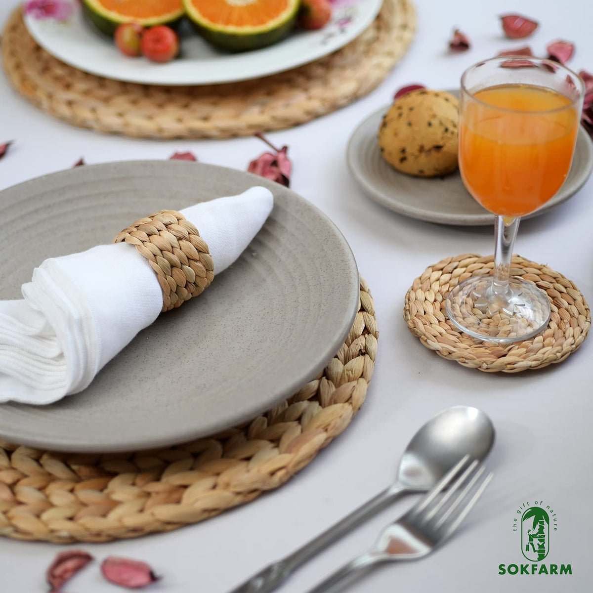 SOKFARM napkin rings help keep napkins neat during gatherings.