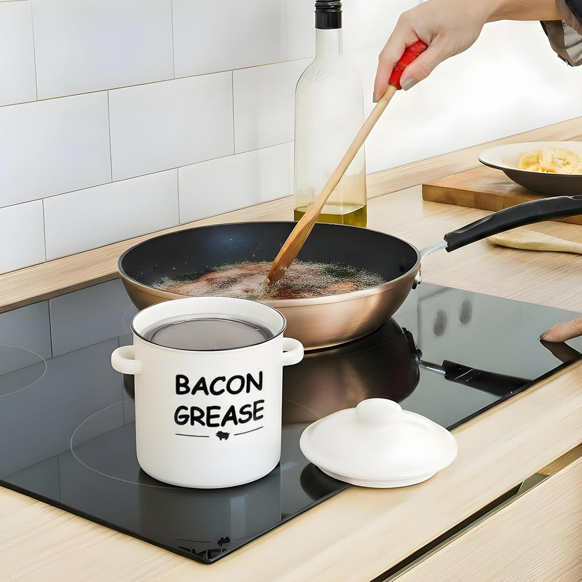 SOLIGT grease container with easy-grip handles is easy to move on a slick counter.