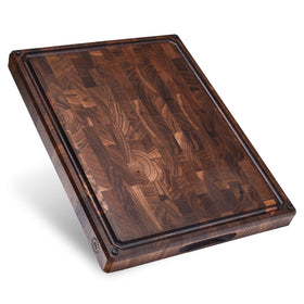 Sonder Los Angeles Alfred cutting board end grain closeup shows durable knife-friendly surface.