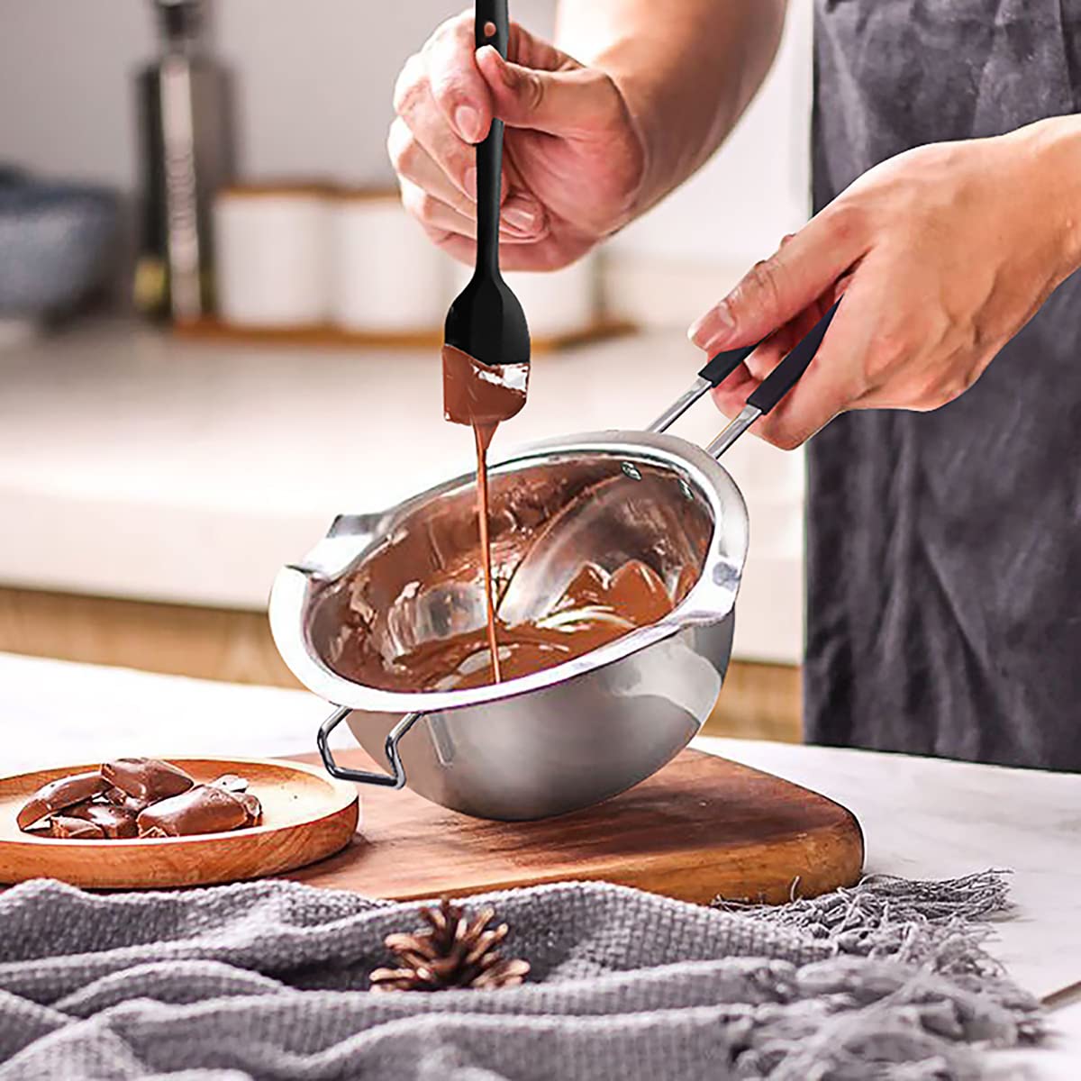Songziming pot supports candle wax and soap base melts with controlled heat.