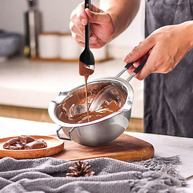 Songziming pot supports candle wax and soap base melts with controlled heat.