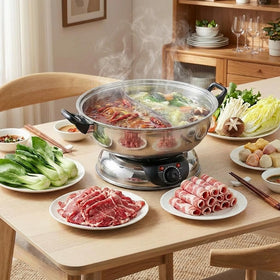 Sonya anti-skid feet ensure stable cooking on any table surface.