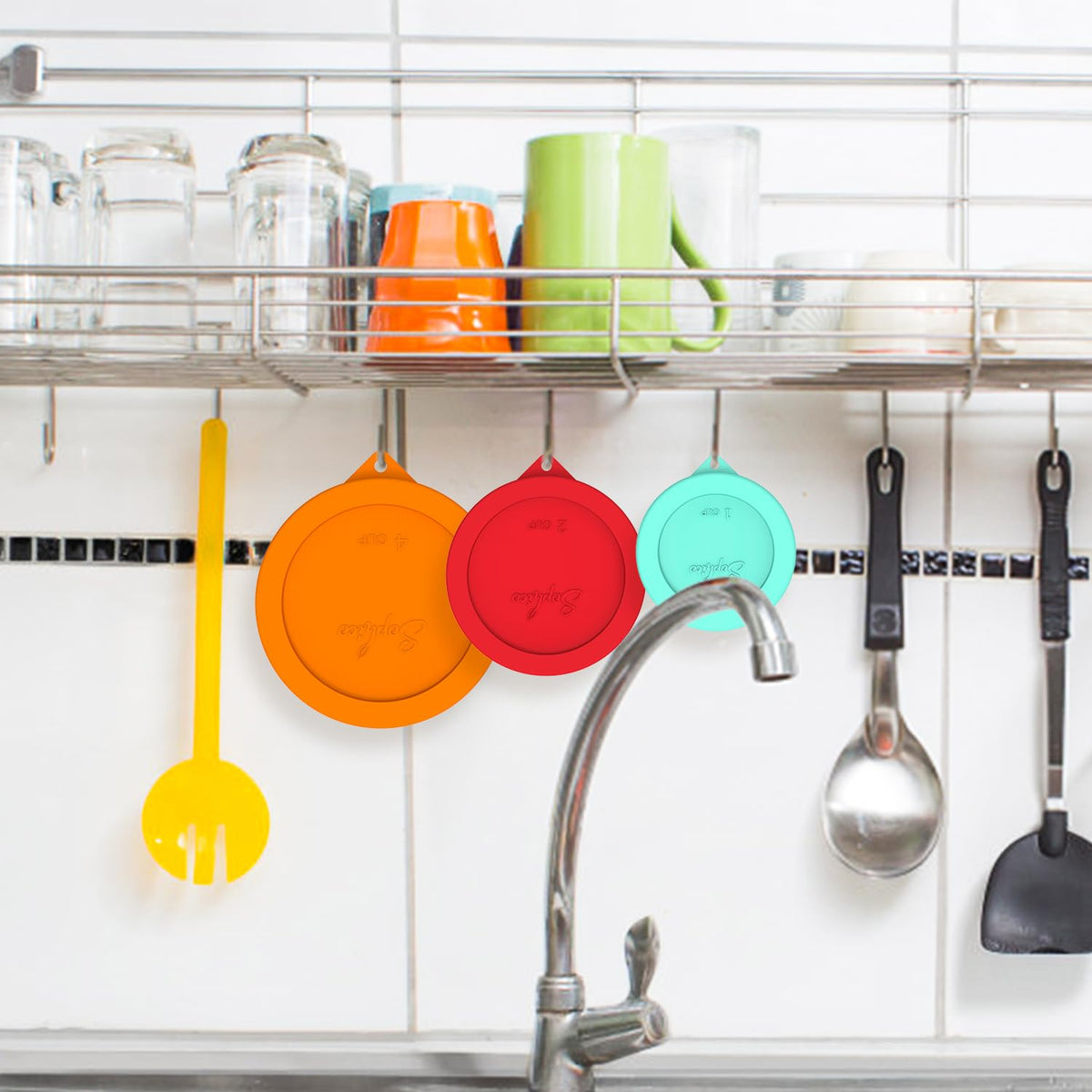 Sophico dishwasher-safe lids simplify cleanup after meals.