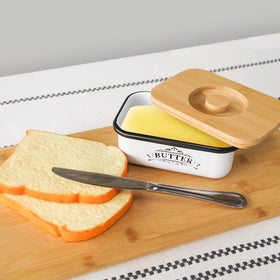 SOTECH thicker bamboo lid doubles as cutting board for convenience.