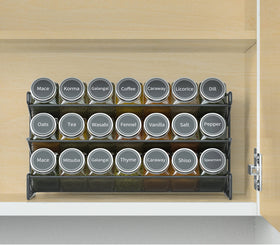 SpaceAid glass spice jars close-up with airtight caps and precise pour lids.