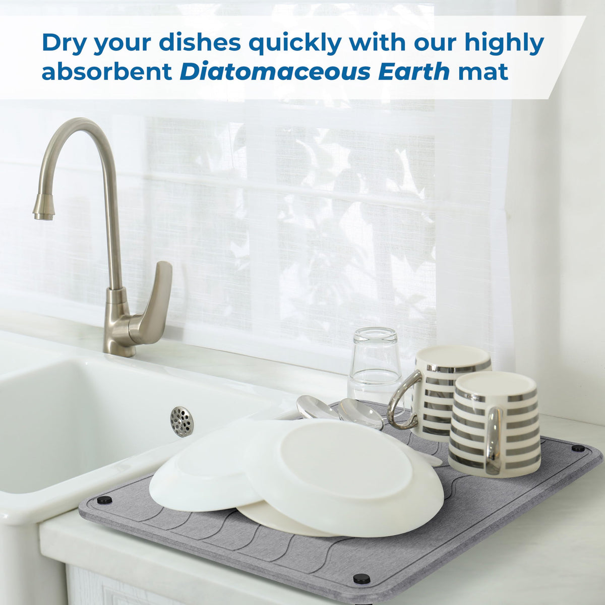 Spaceneat close-up highlights quick water absorption and anti-drip performance