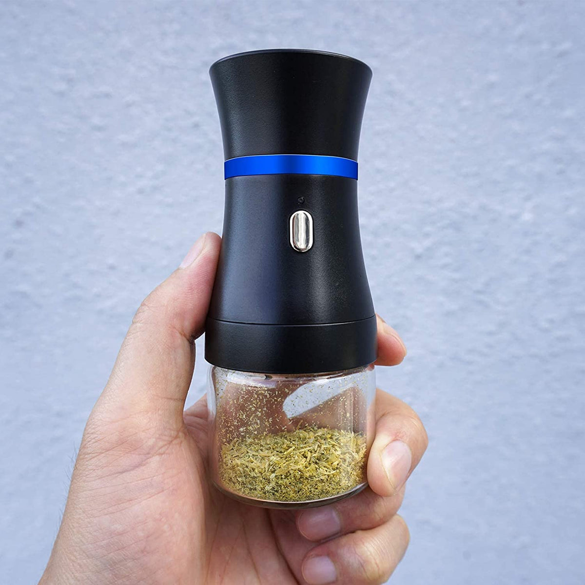 Two glass chambers included with Spacenight grinder for fresh storage options.