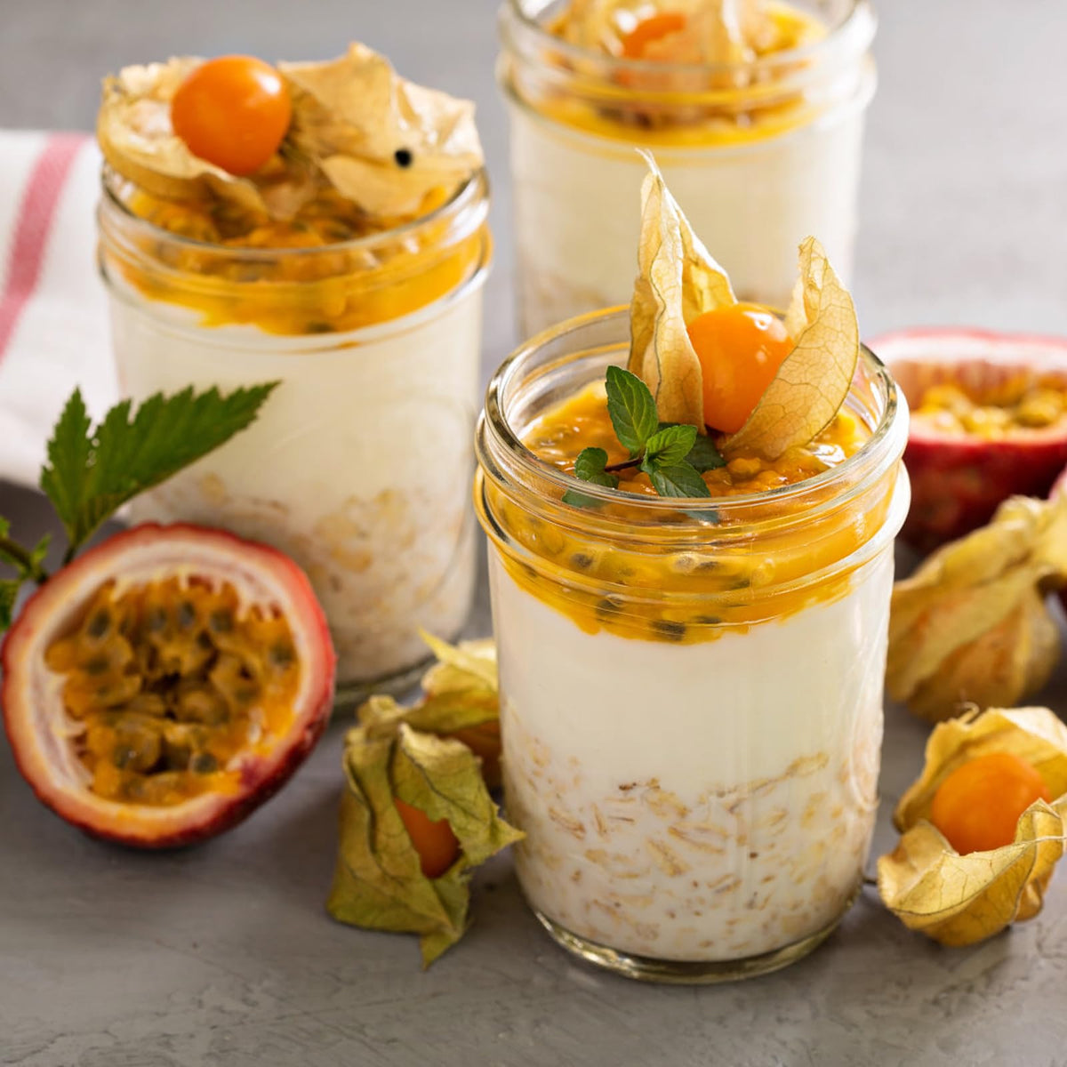 SPANLA 8 oz jars with gold lids ideal for gift-ready presentation.