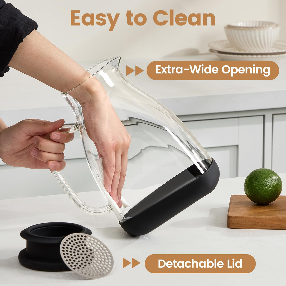 Spreccio durable glass jug for hot or cold drinks, BPA-free.