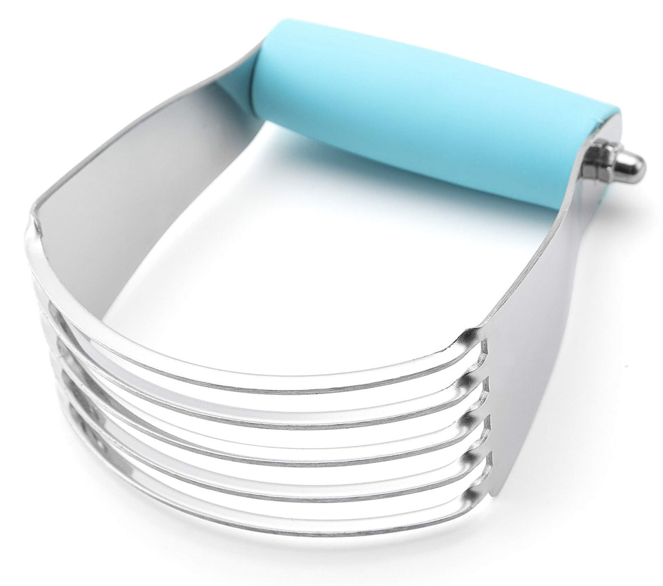 Spring Chef Dough Blender Aqua Sky blade closeup shows durable stainless steel blades for even mixing