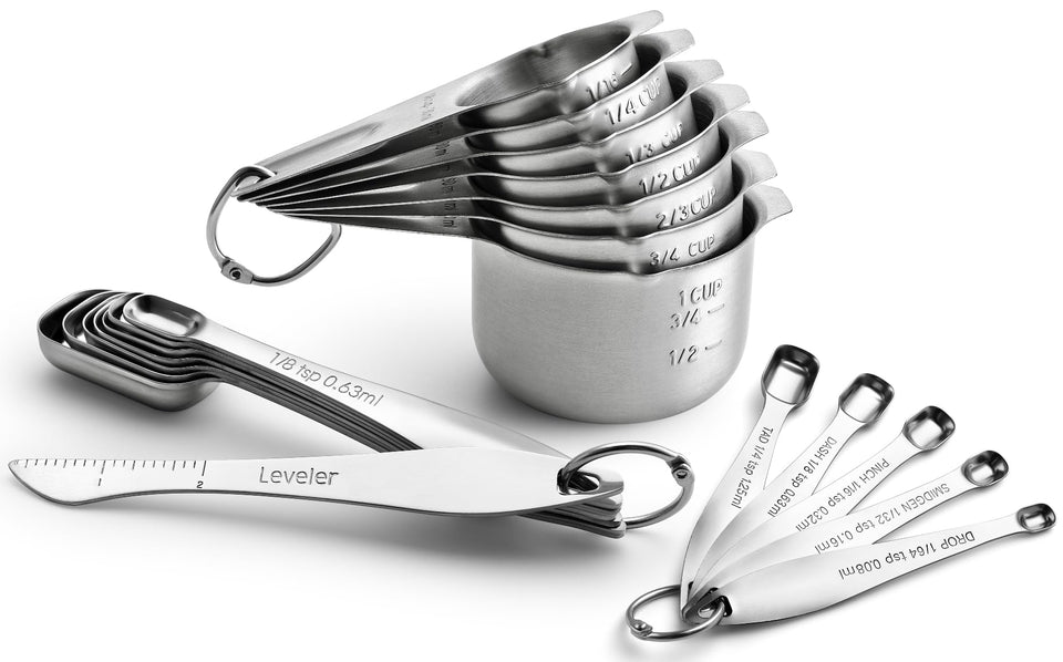 Spring Chef measuring cups with pour spouts for precise liquid measurements.