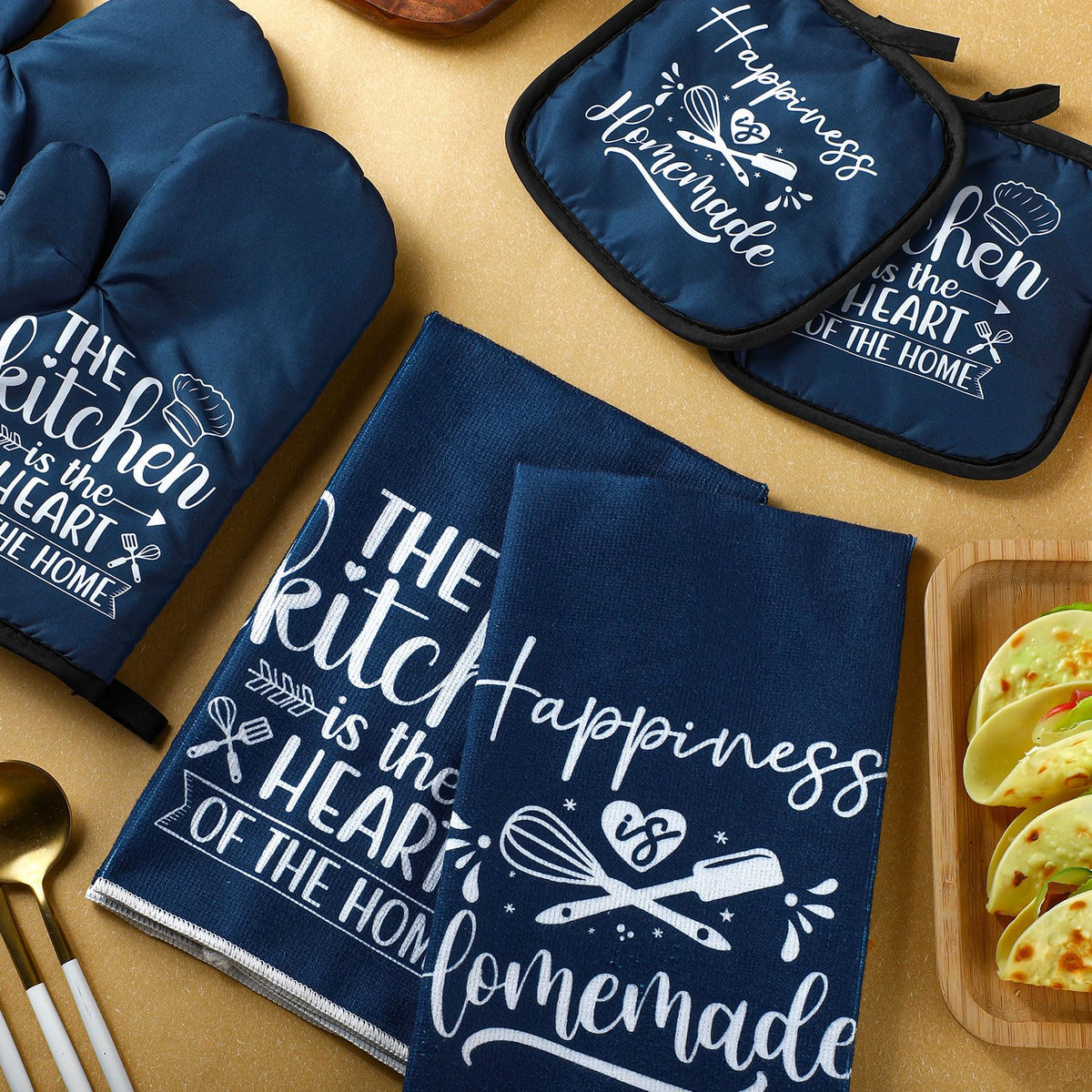 Sratte blue oven mitts offering reliable heat protection