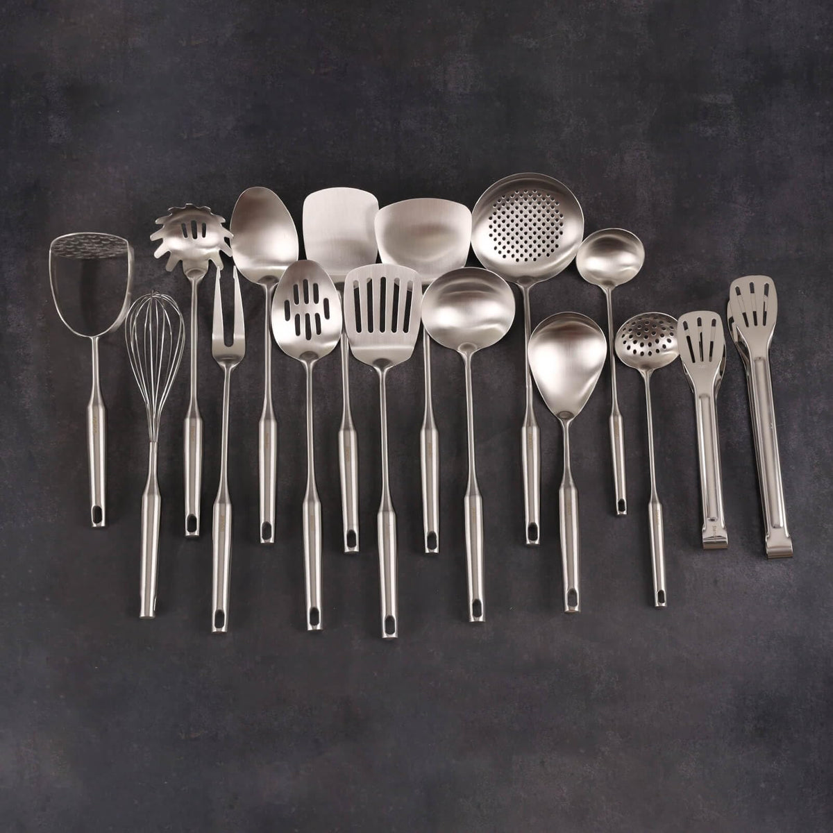 Standcn soup ladle delivering steady pours for soups and broths.