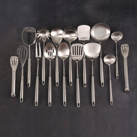Standcn slotted serving spoon for distributing sauces