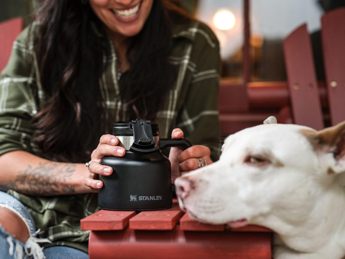 STANLEY Admiral's Mug twist-on lid reduces spills during commutes and travel.