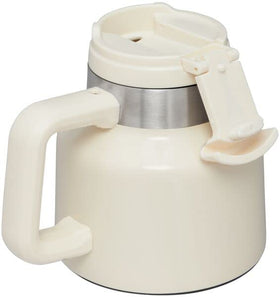STANLEY Admiral's Mug wide base stays steady on dashboards and desks.