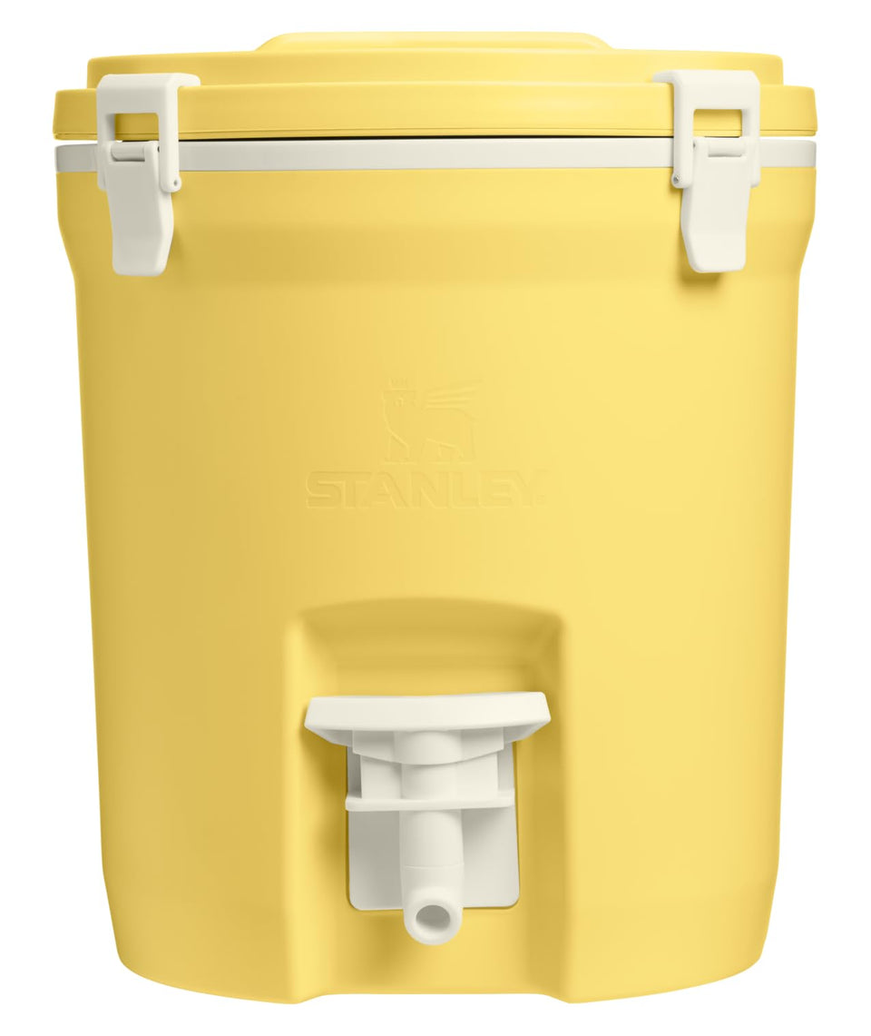 Stanley Adventure Fast Flow jug pour spout for quick, mess-free serving.