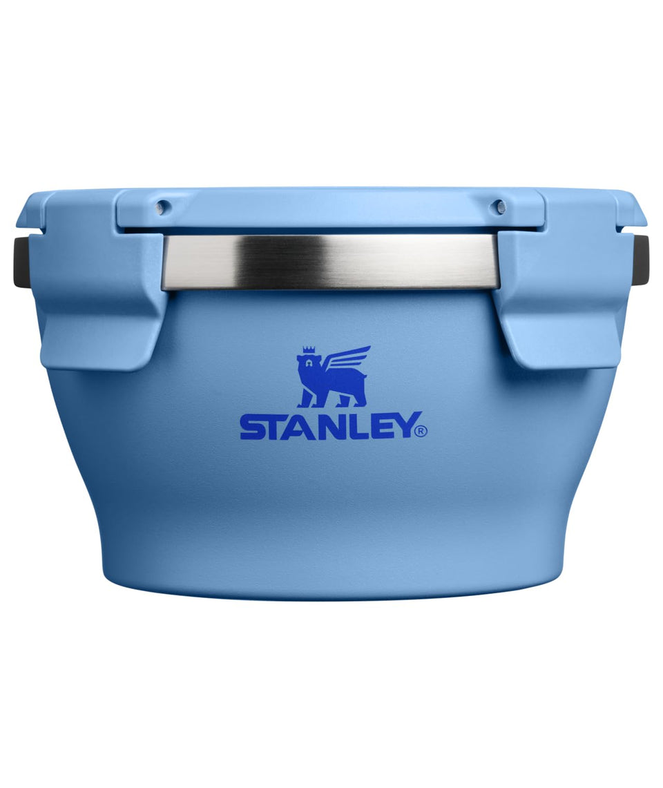 STANLEY Fresh-to-Table bowl in blue sky keeps meals hot or cold on the go