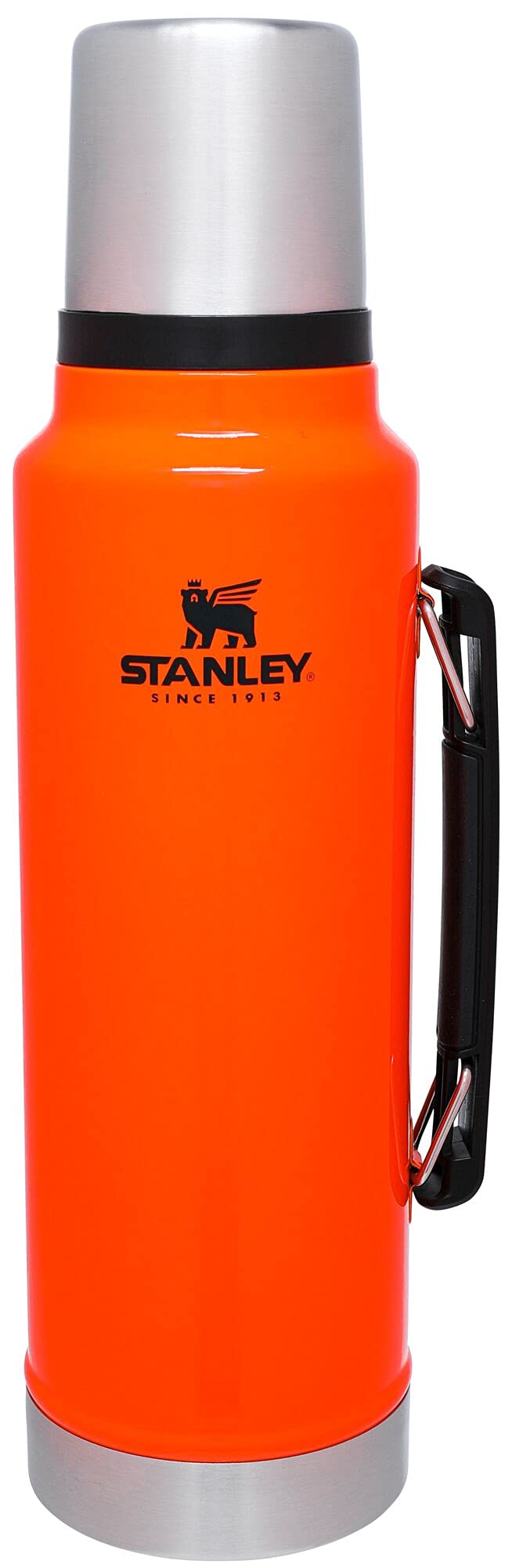 Stanley Classic 1.5 qt vacuum bottle with wide mouth for easy pouring.