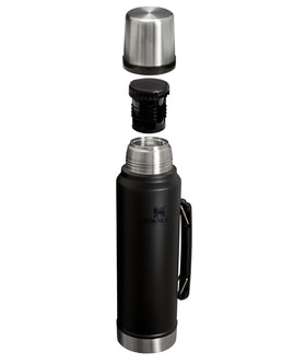Wide-mouth opening on the Stanley 20 oz bottle for easy filling and pouring.