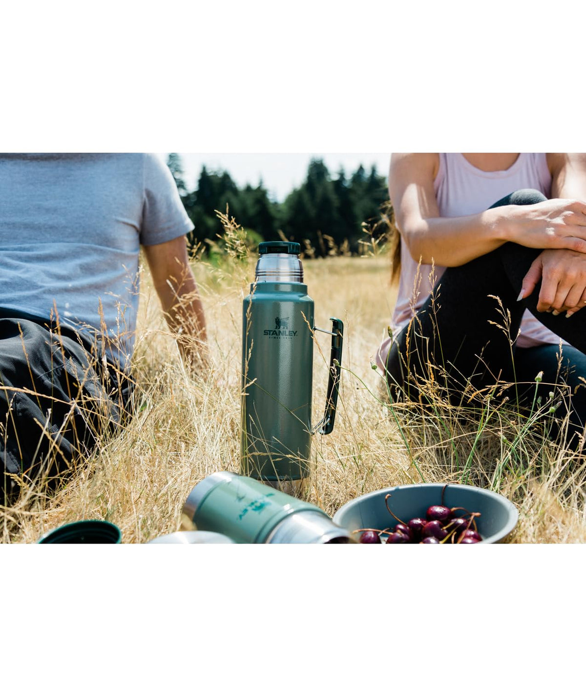 Insulated stainless steel keeps drinks hot or cold for up to 24 hours.