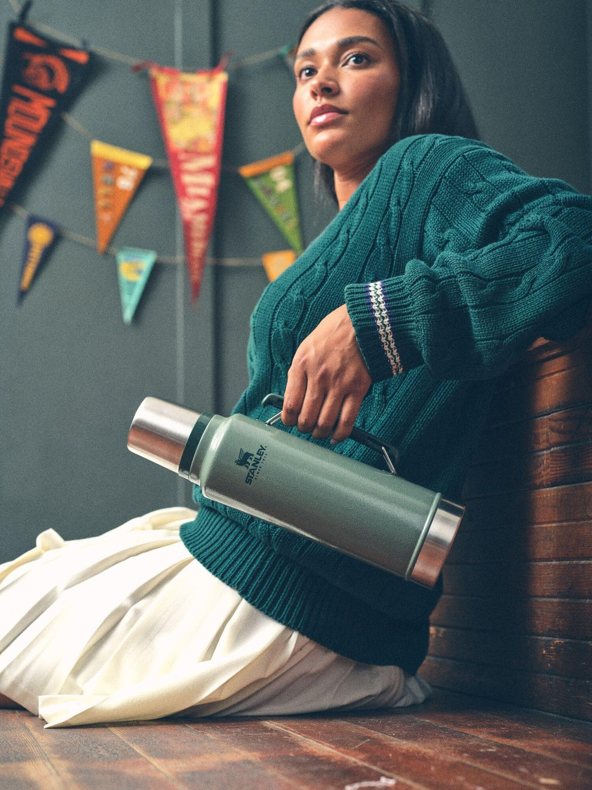 Stanley Classic sage-grey-insulation preserves hot or cold drinks for hours