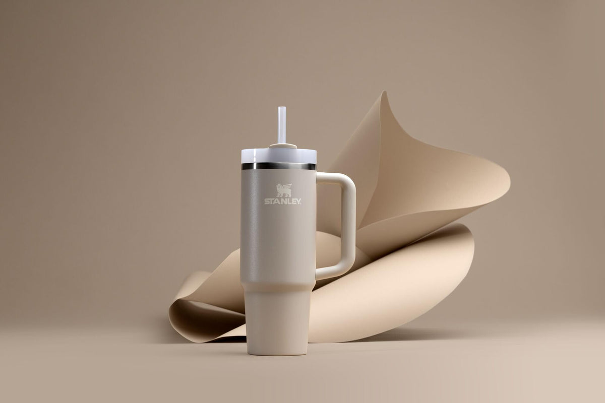 Stanley FlowState lid with three positions enables versatile sipping and leak resistance.