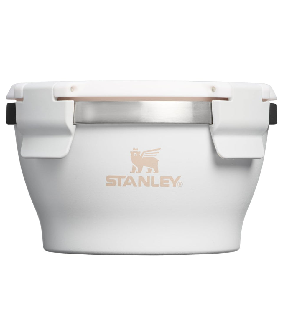Stanley Fresh-To-Table bowl lid close-up showing airtight seal for leakproof transport.