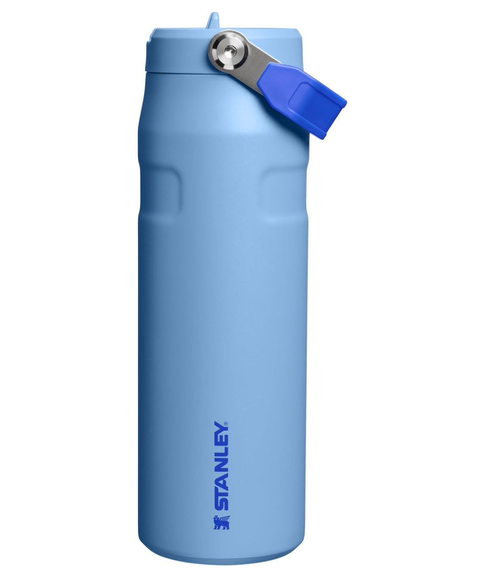 Stanley IceFlow Flip Straw 2.0 bottle, blue sky, built-in straw for quick sipping