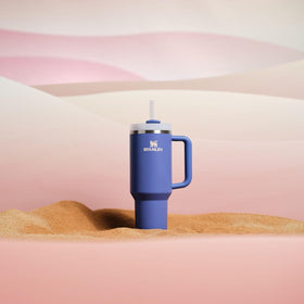 FlowState lid with three positions enables versatile sipping.